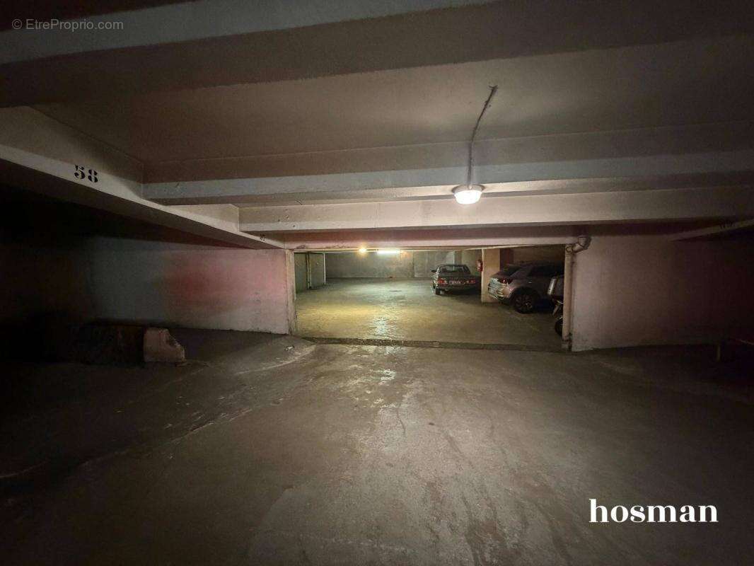 Parking à PARIS-10E