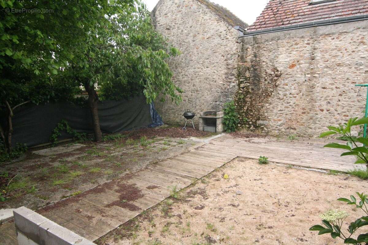 Appartement à BRIIS-SOUS-FORGES