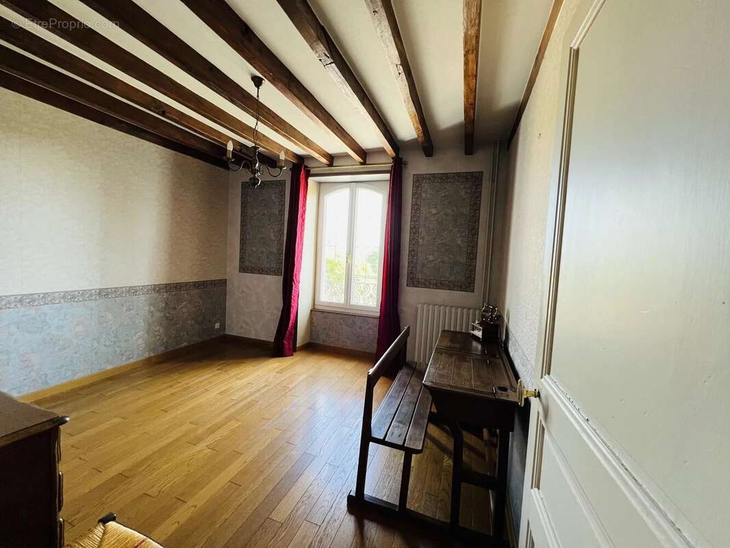 Maison à MONCE-EN-BELIN