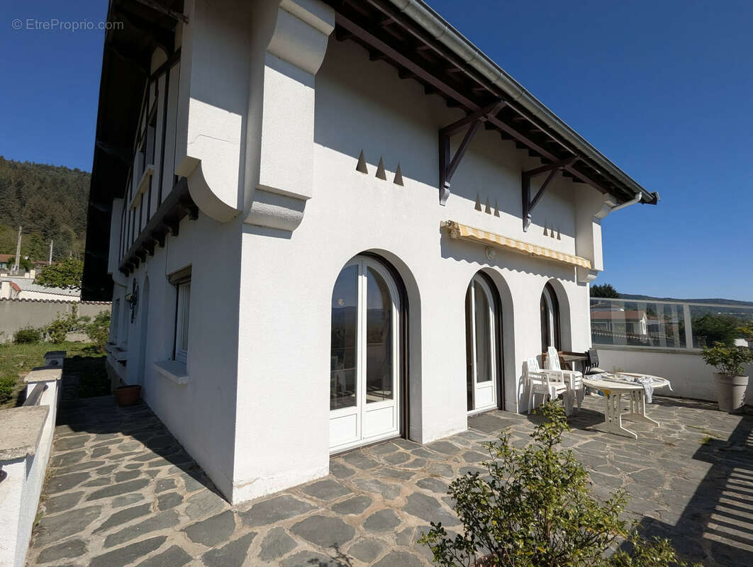 Maison à BAS-EN-BASSET