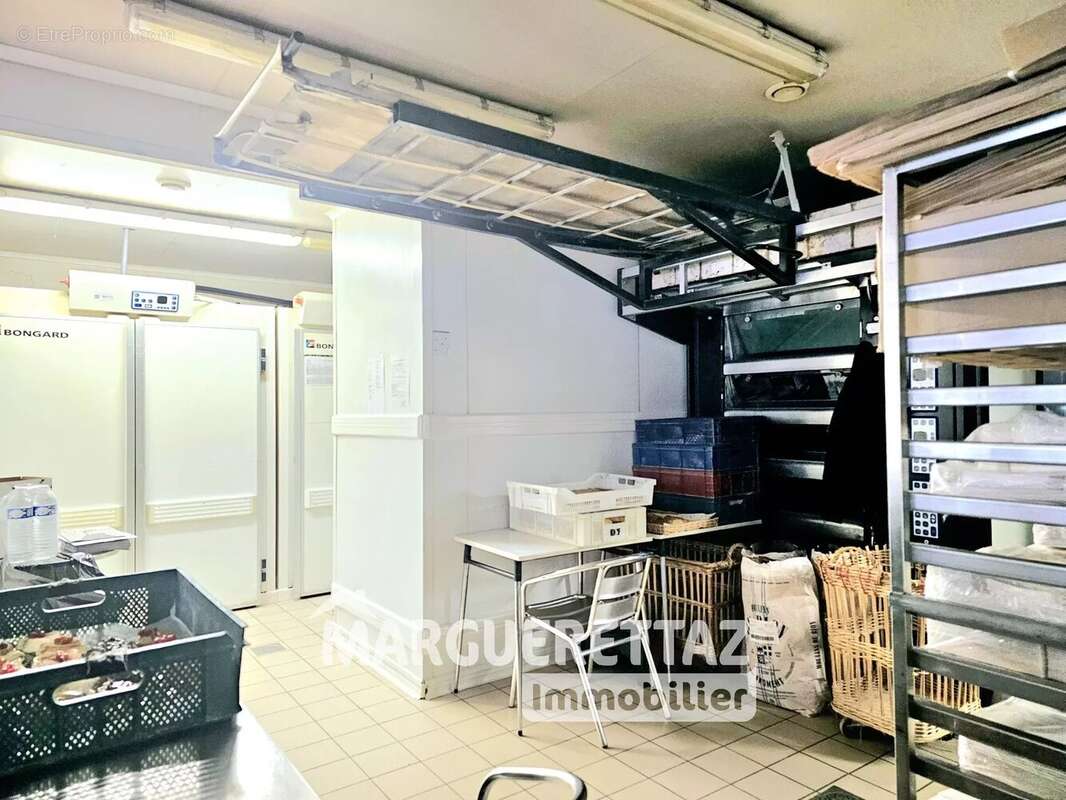 Commerce à MARIGNIER