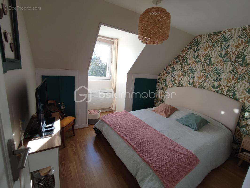 Maison à VILLENEUVE-L'ARCHEVEQUE