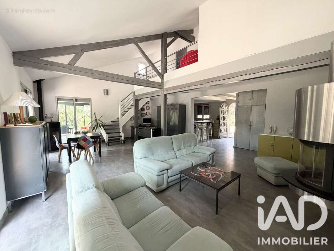 Maison 198 m² à Feytiat  - photo 4