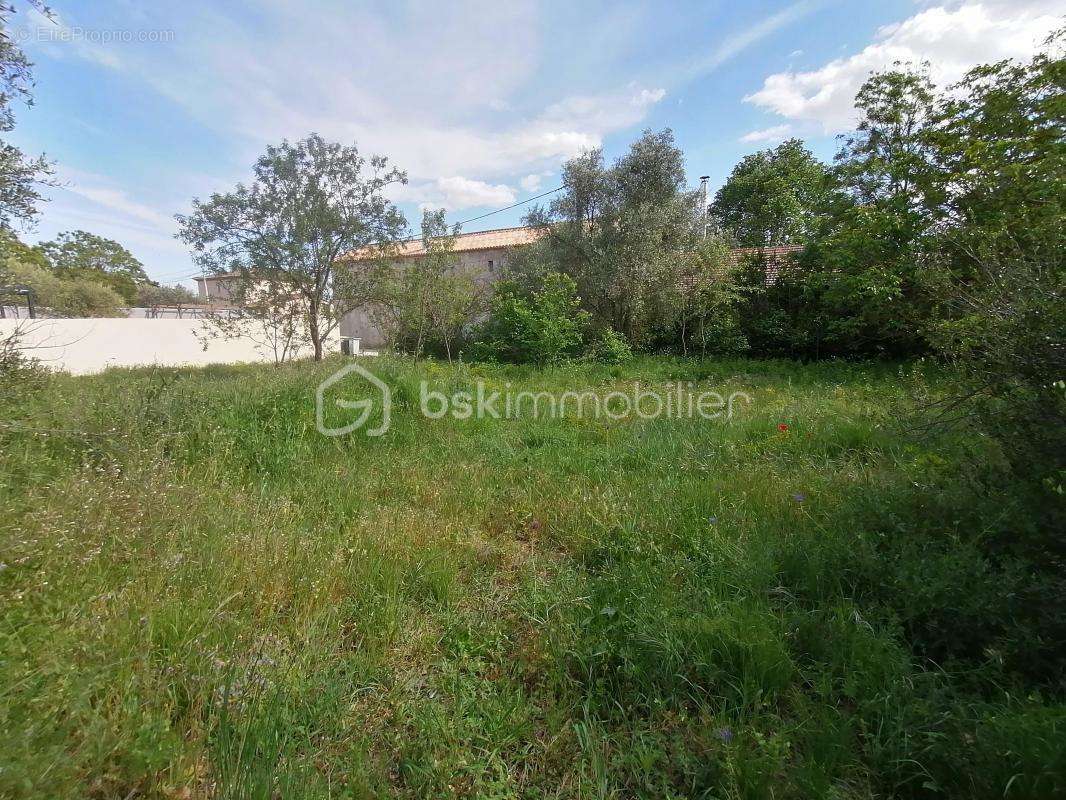 Terrain à VILLENEUVE-LES-AVIGNON