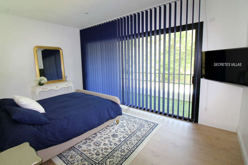 Maison à FARGUES-SAINT-HILAIRE