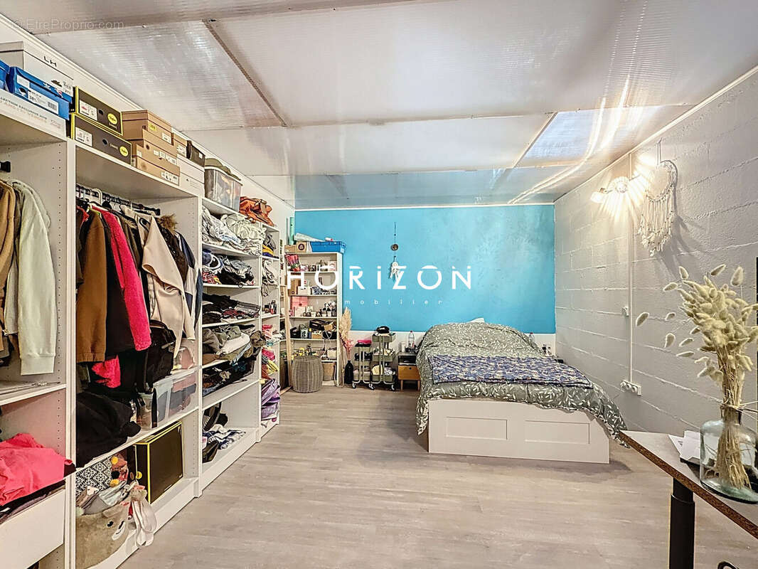 Commerce à CHARENTAY