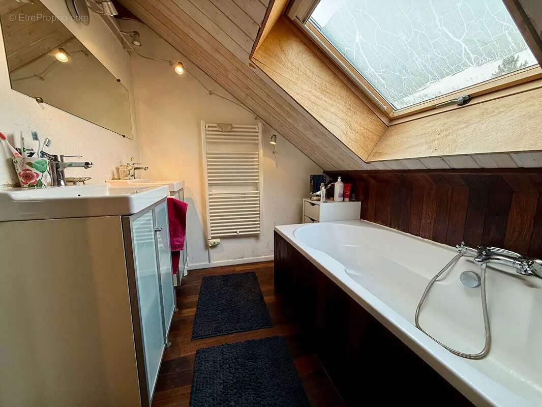 Maison à ESCHES