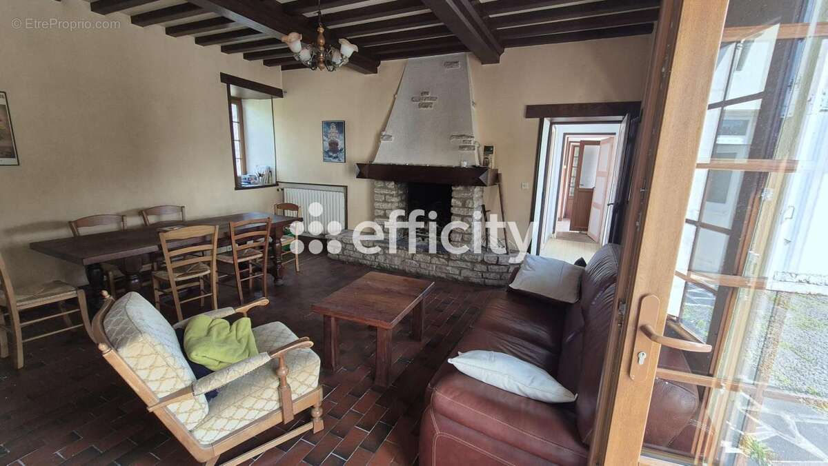 Maison à LE MOLAY-LITTRY