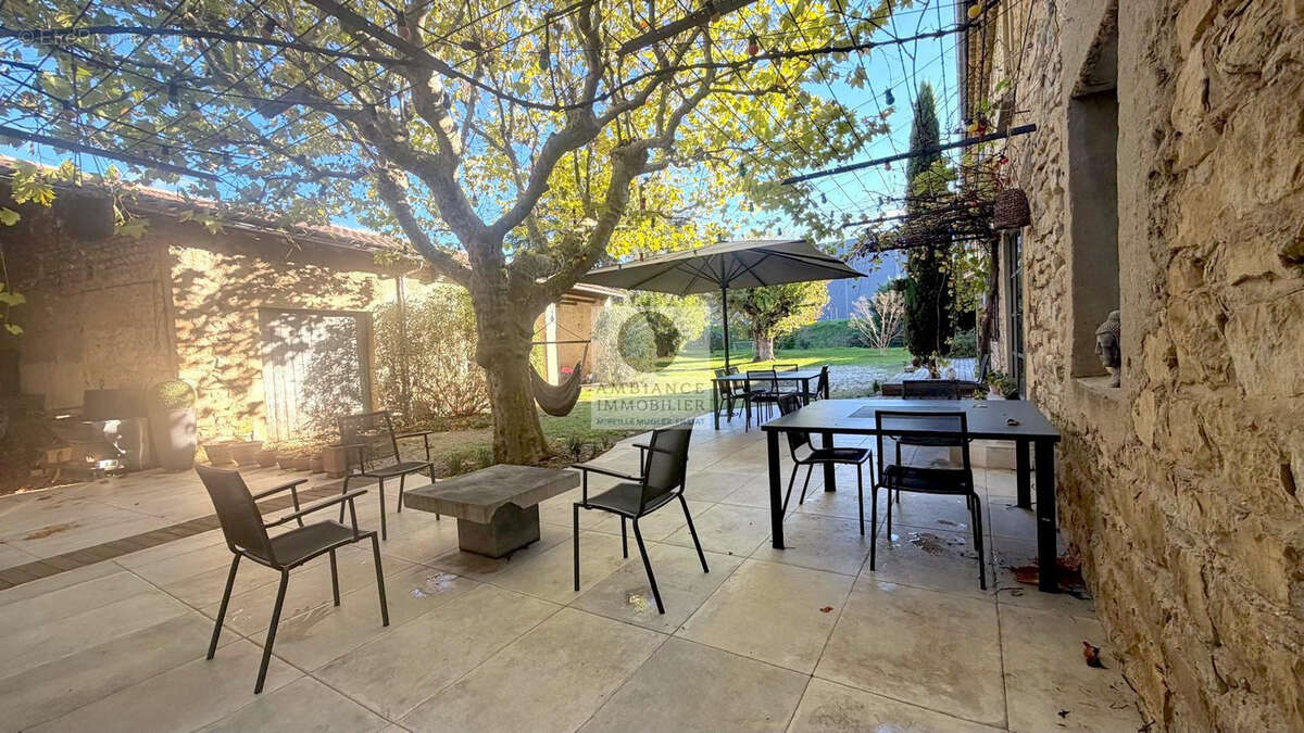 Maison à ETOILE-SUR-RHONE