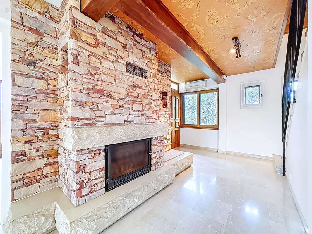 Maison à CHENS-SUR-LEMAN