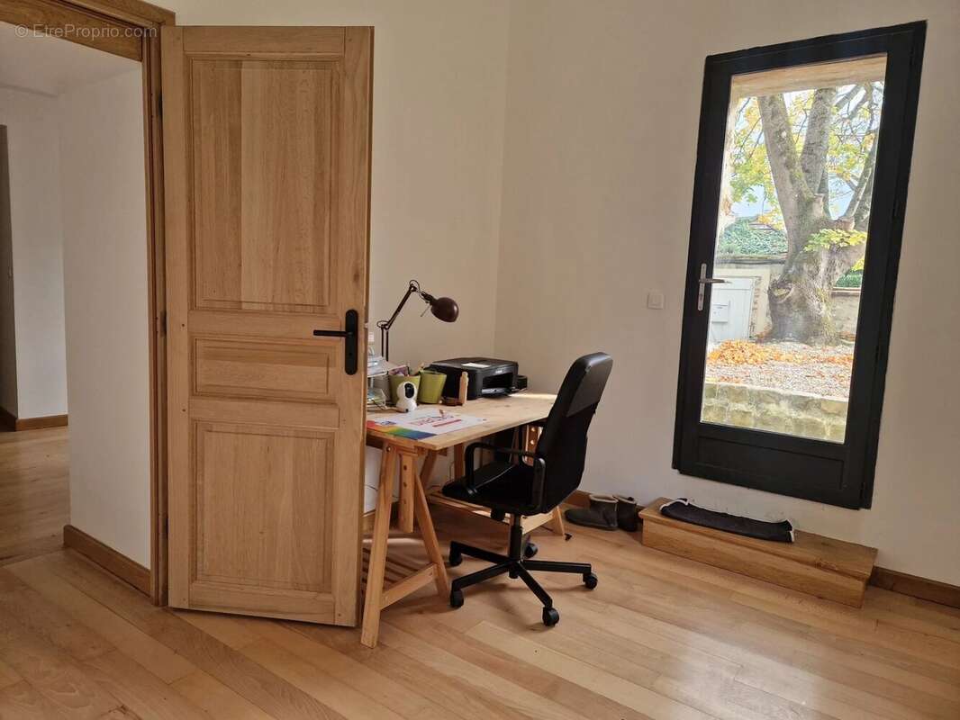 Maison à VOISINS-LE-BRETONNEUX