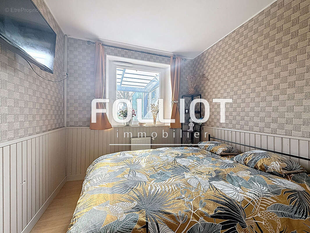 A Vendre Maison en pierres à Port-bail-sur-mer avec autonomie de plain pied et jardin bien exposé! - photo 14