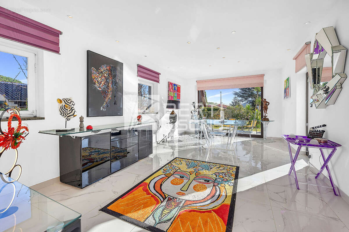 Maison à MANDELIEU-LA-NAPOULE