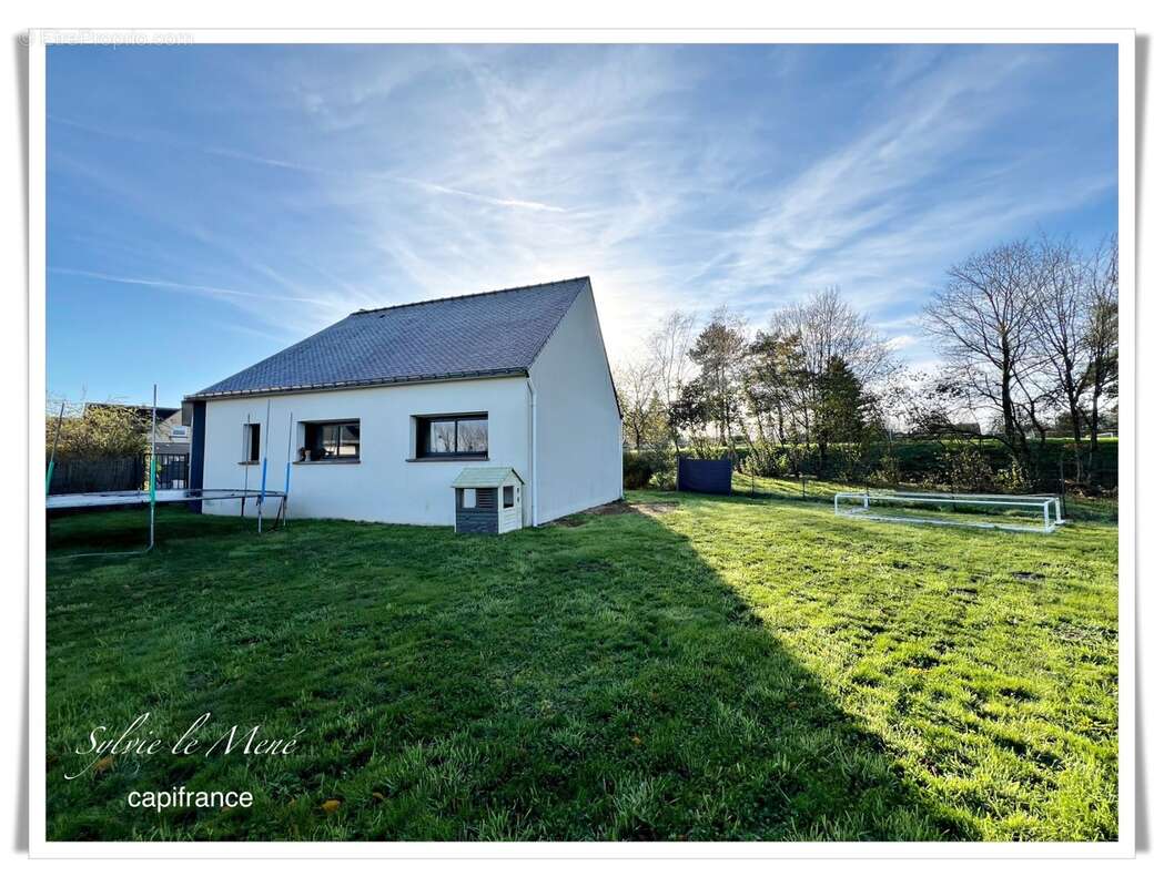 À vendre au Sourn, à proximité immédiate de Pontivy : découvrez cette spacieuse maison familiale de plus de 200 m² habitables - photo 27
