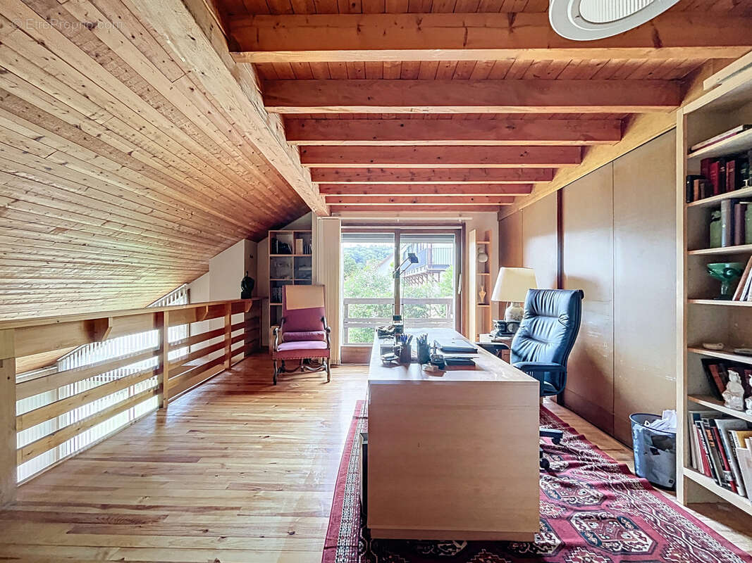 Maison à CORCELLES-LES-MONTS