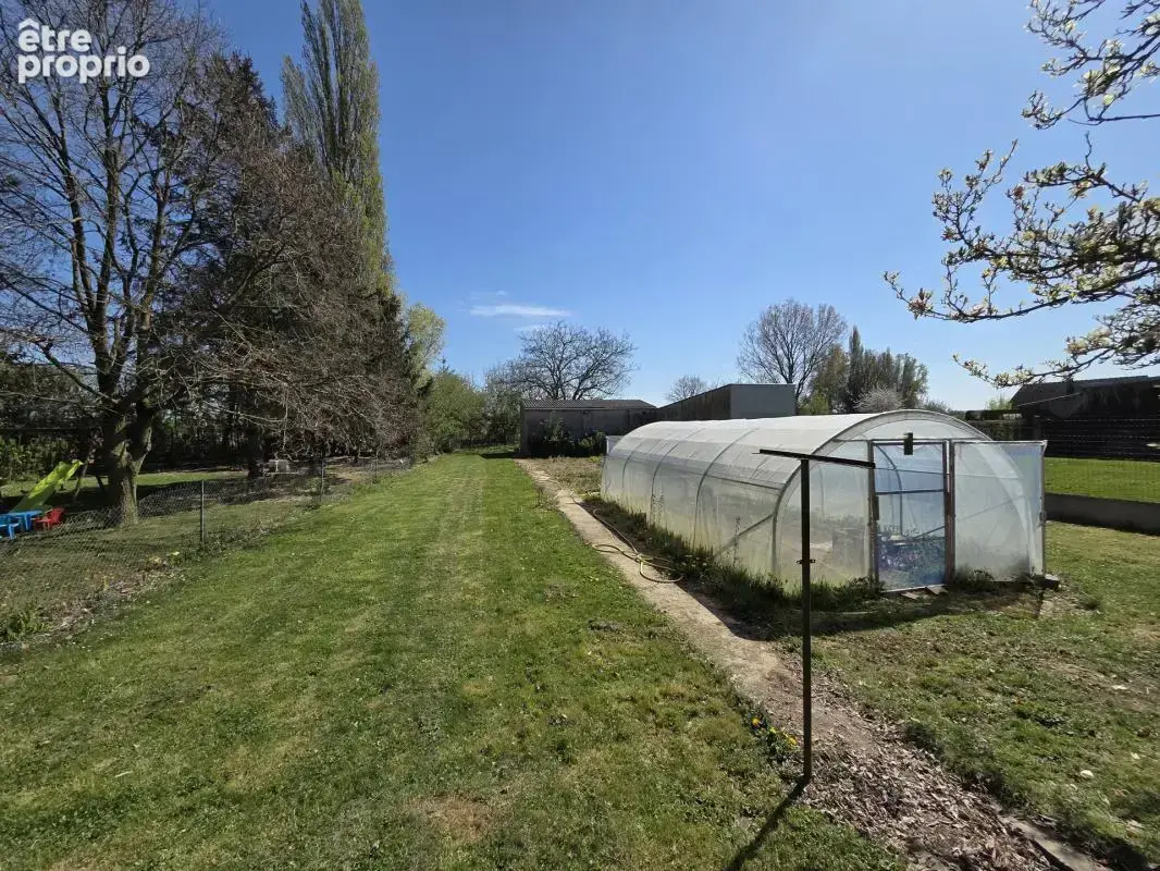 Pavillon individuel a renover 130m² hab sous sol et 1370m² - photo 10