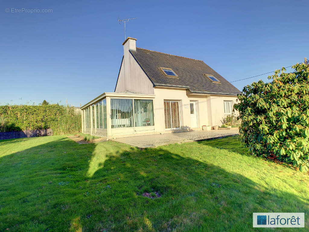 Maison à CLEGUEREC