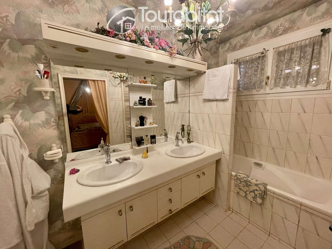 Maison à PRIX-LES-MEZIERES