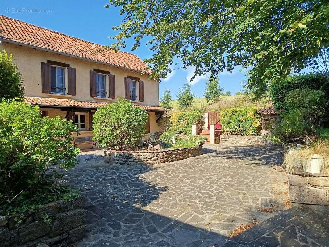 Ensemble immobilier rare, autonome et rentable - photo 2