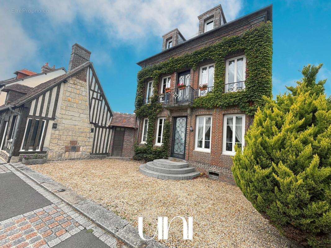 Maison à MEZIDON-CANON