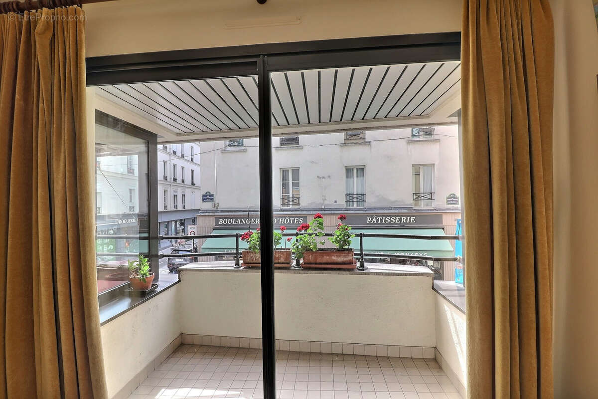 Appartement à PARIS-14E