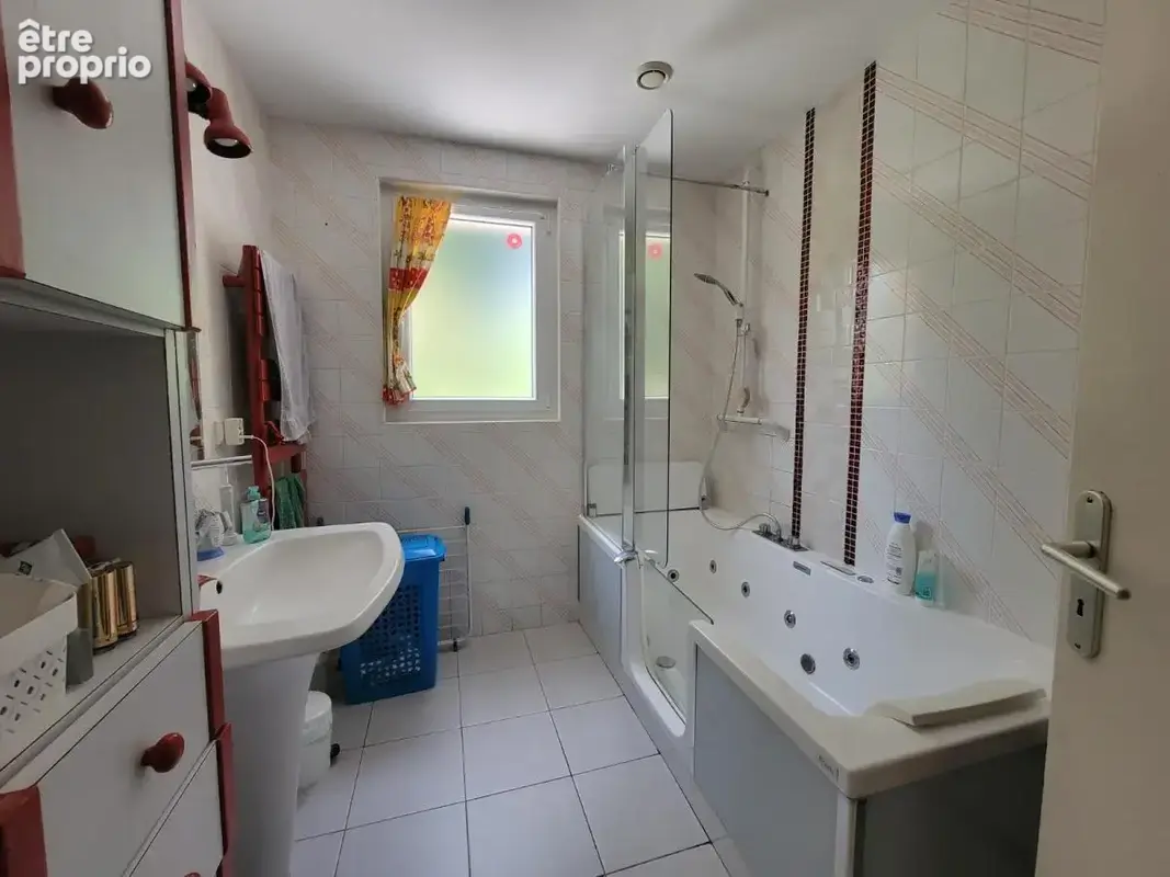Maison 207 m² à Saint-Hernin  - photo 7