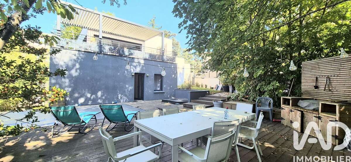 Maison 149 m² à Saint-Etienne  - photo 7