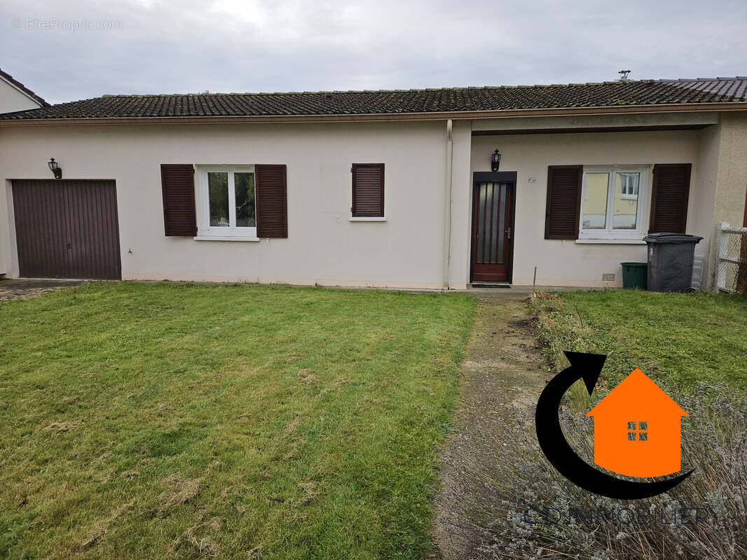 Maison à AMILLY