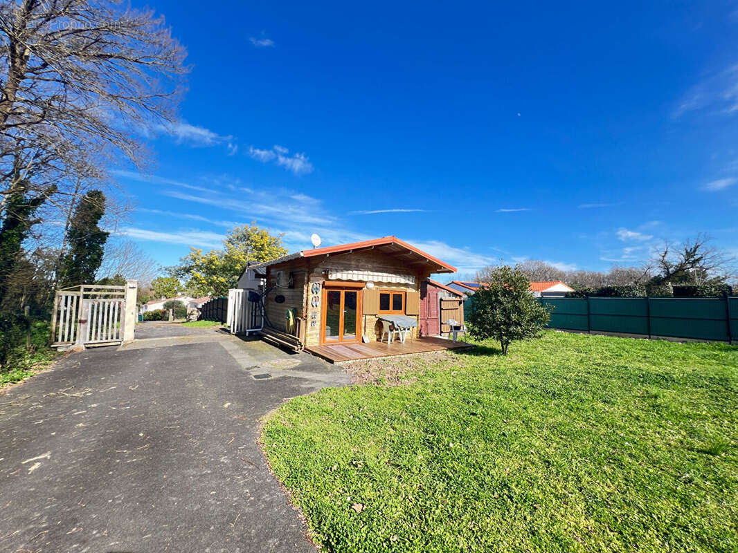 Maison à LES MATHES