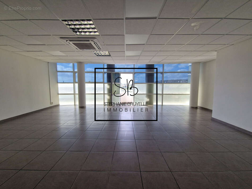 Commerce à FORT-DE-FRANCE