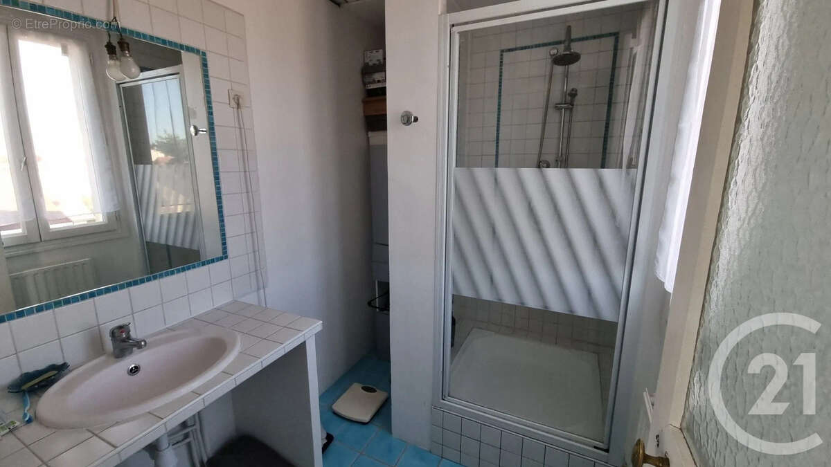 Maison à SAINT-MAUR-DES-FOSSES