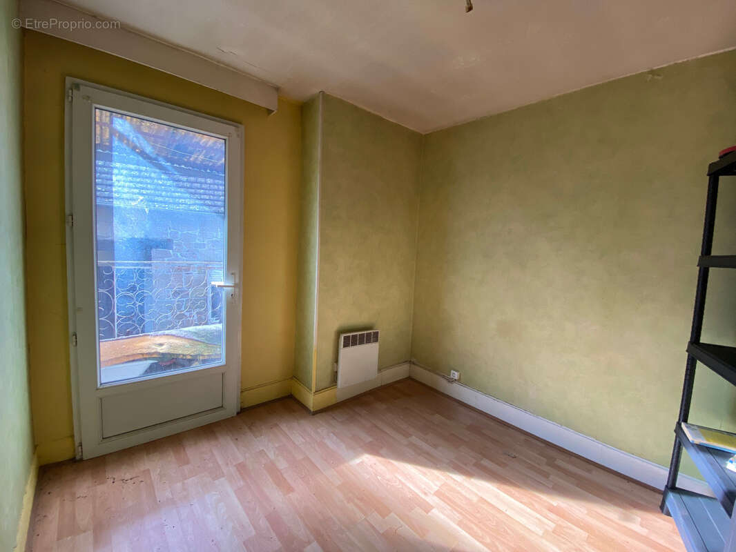 Appartement à LARCHE