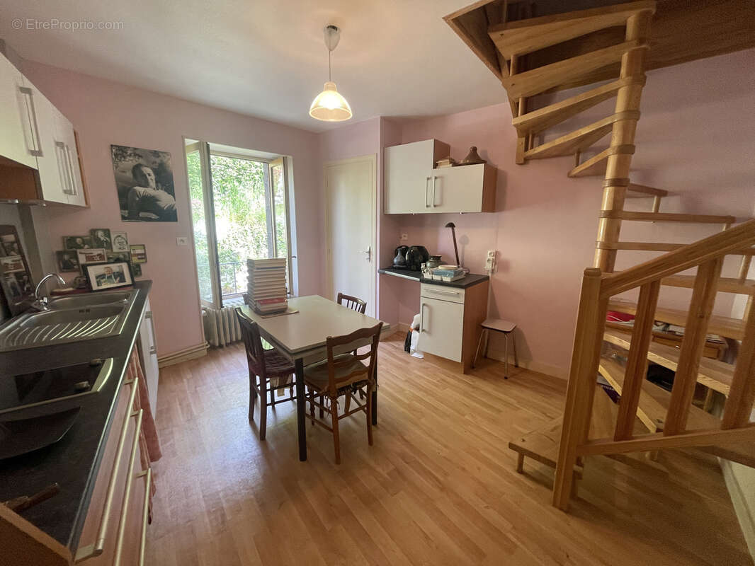 Appartement à ROCHEFORT-MONTAGNE