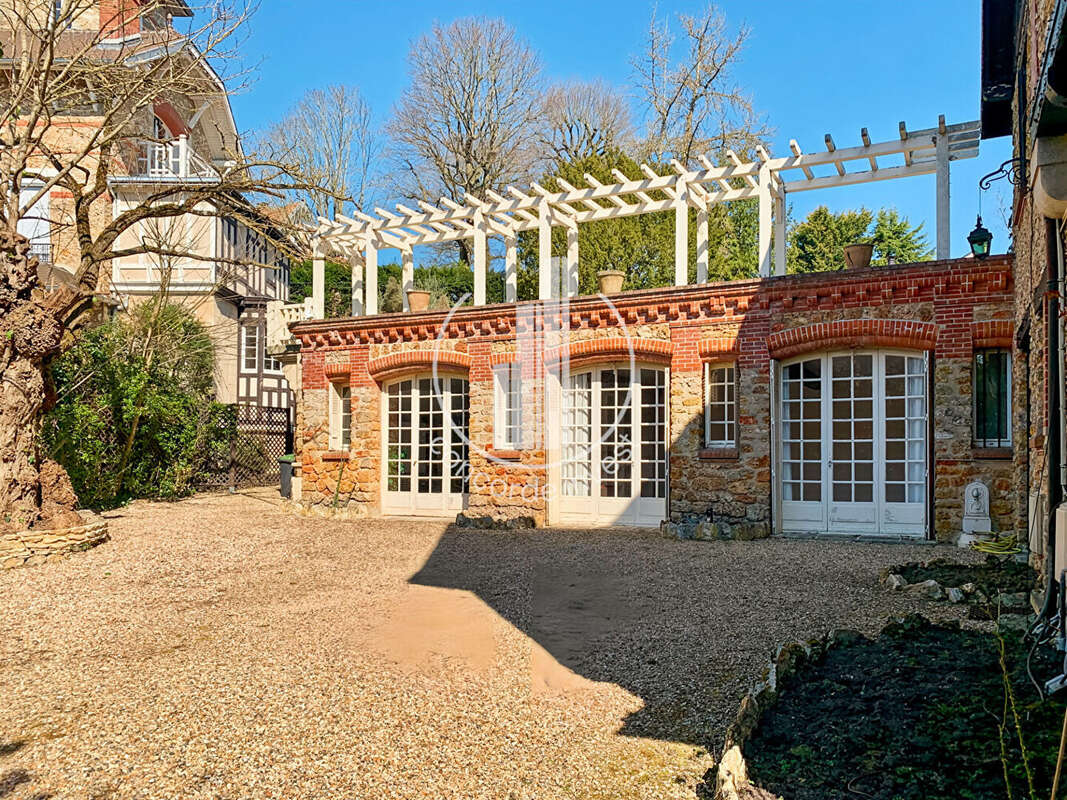 Maison à LA CELLE-SAINT-CLOUD