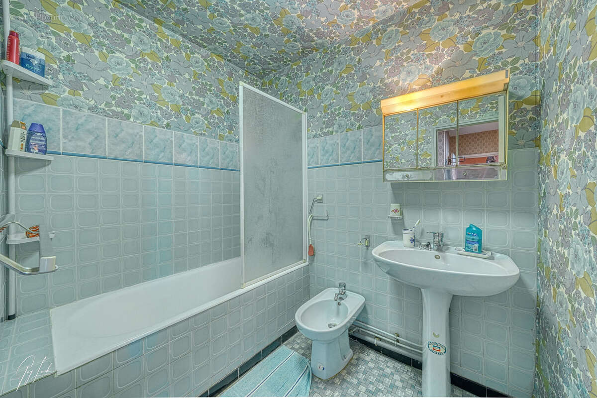 Appartement à COURBEVOIE