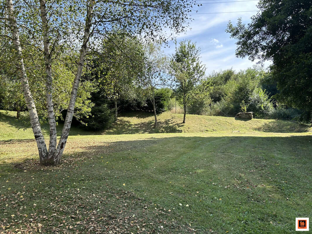 Maison à CELLES-SUR-DUROLLE