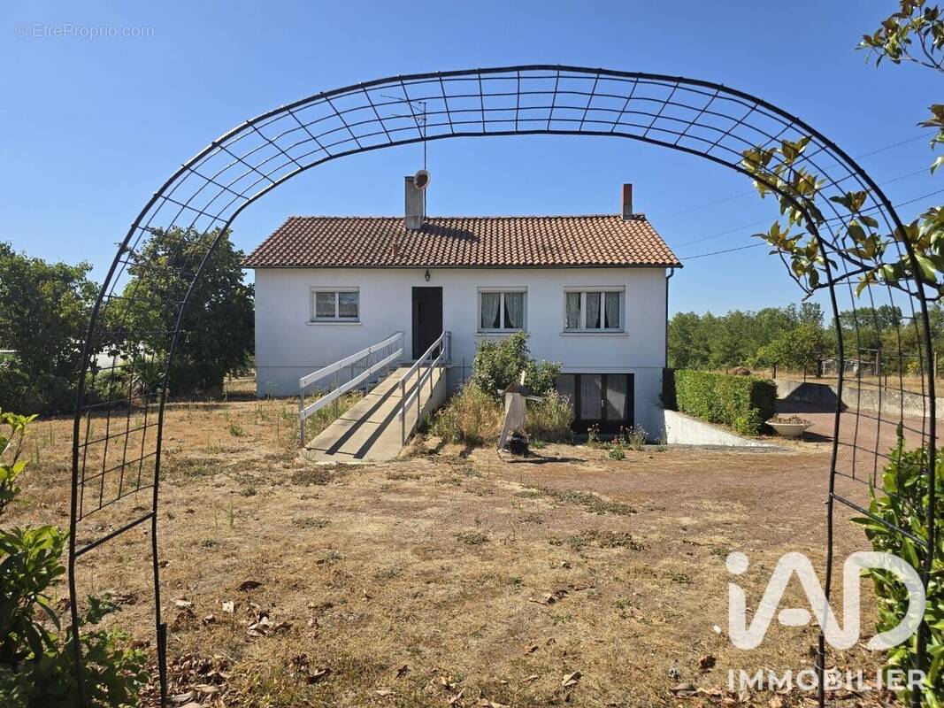Photo 1 - Maison à SAINTE-VERGE