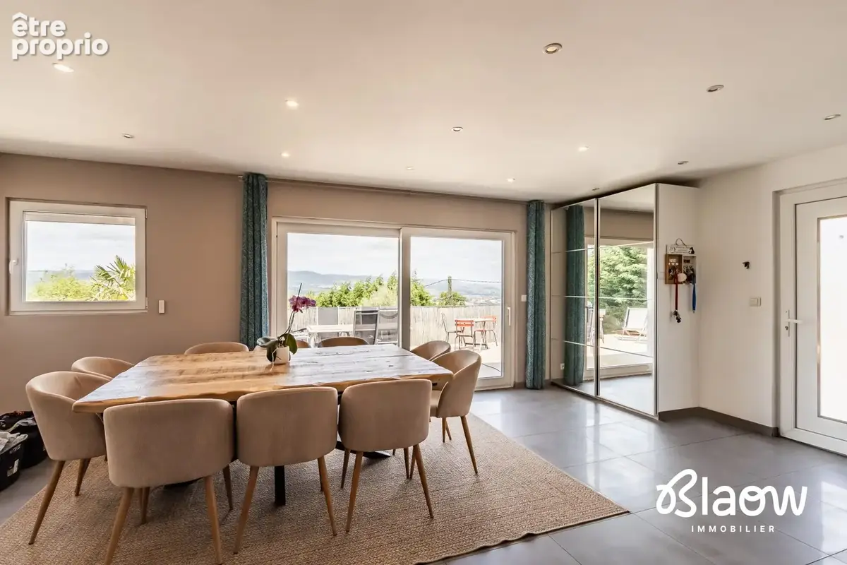 Maison 215 m² à Saint-Chamond  - photo 4