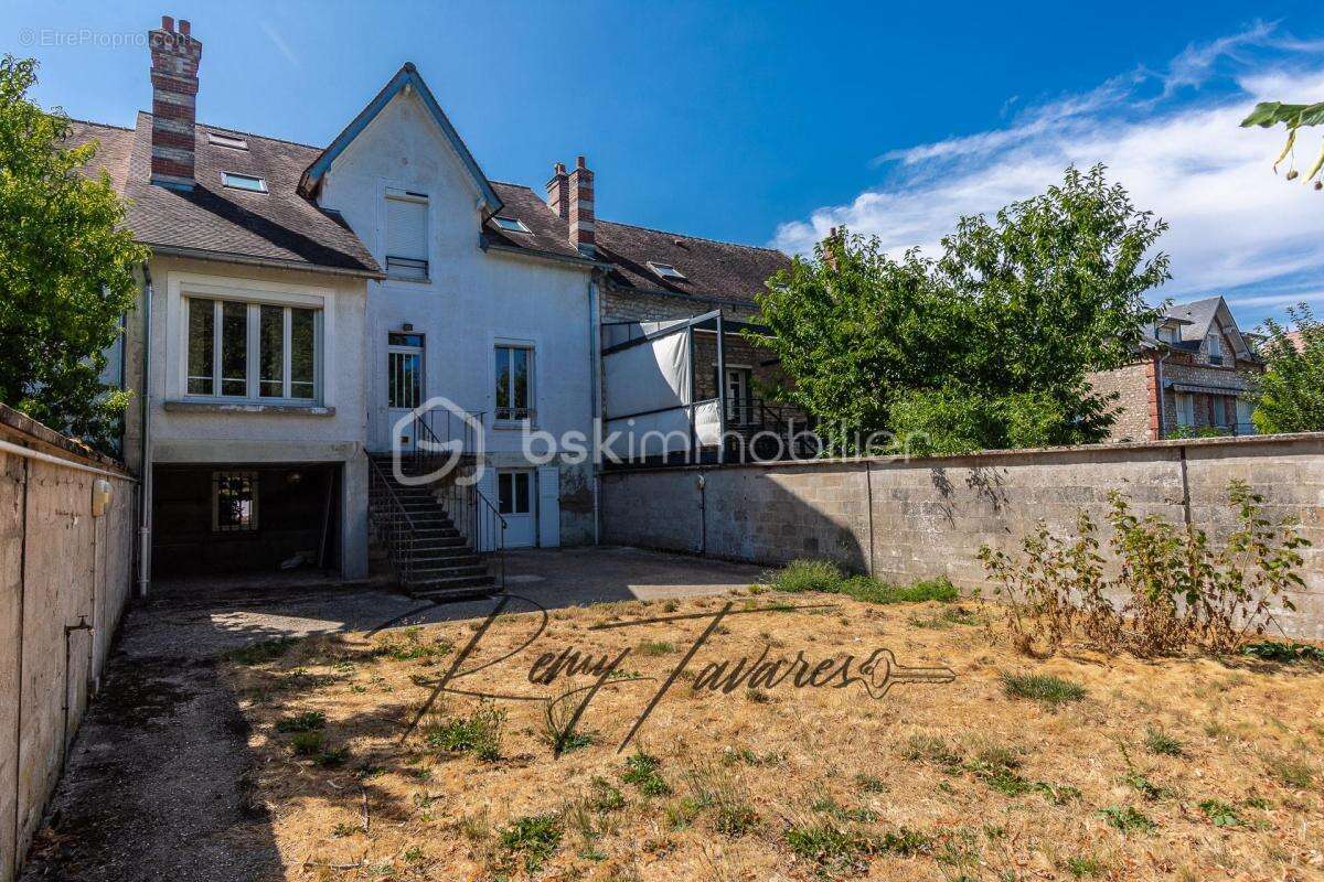EXCLUSIVITÉ - Elégante Maison en Pierre de Meulière avec Grand Jardin - 5 min à pied de la Gare - photo 2
