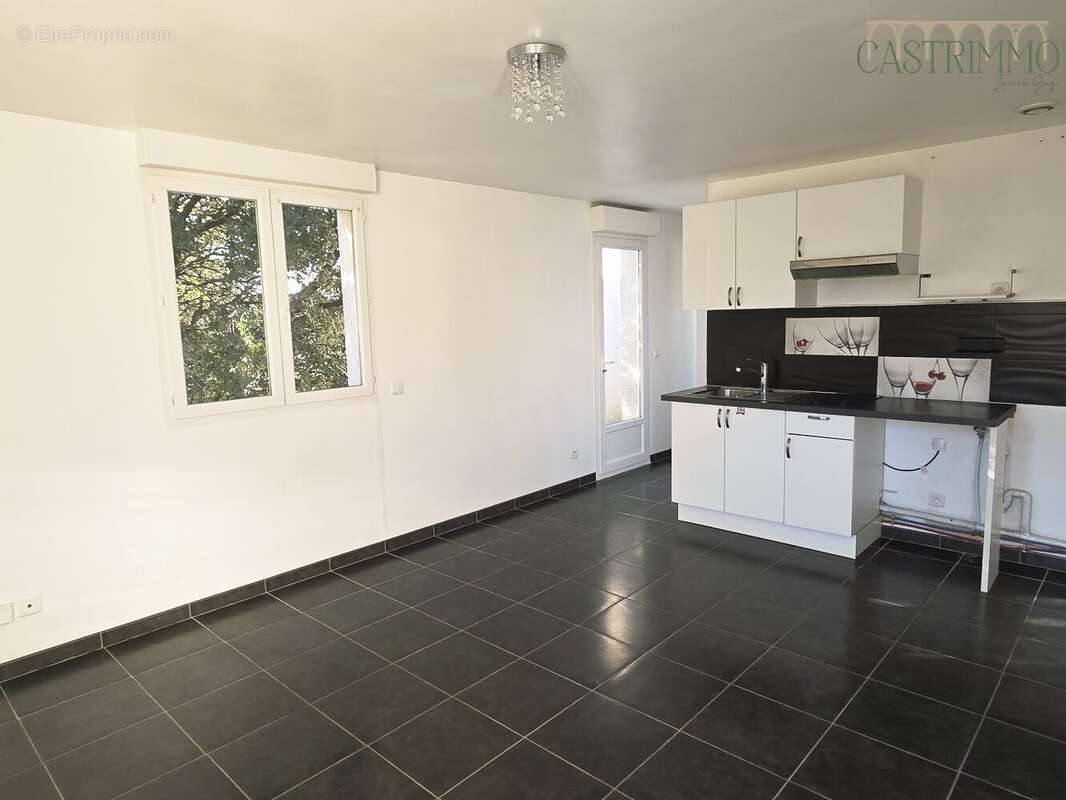 Appartement à SUSSARGUES