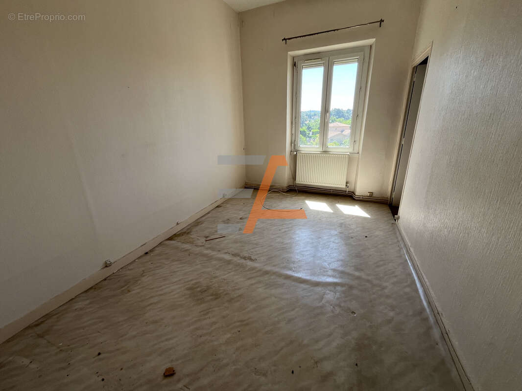 Maison avec extérieur à rénover entièrement - photo 10