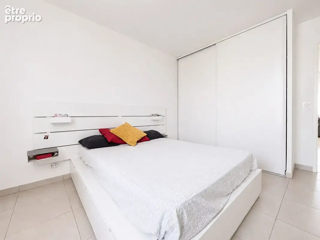 Immeuble très récent, quartier du Fort, 2 pièces vendu loué - photo 6