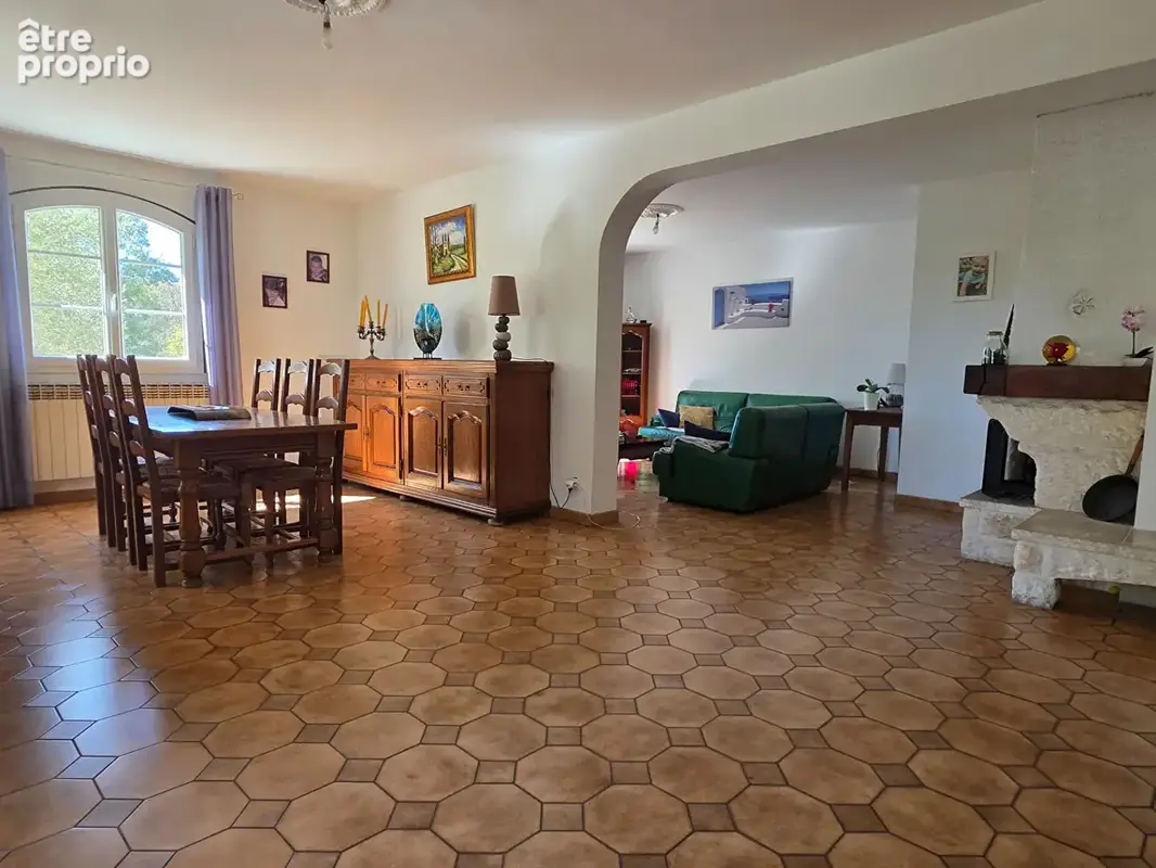 Maison avec piscine et terrain plat de 1630 m² - photo 3