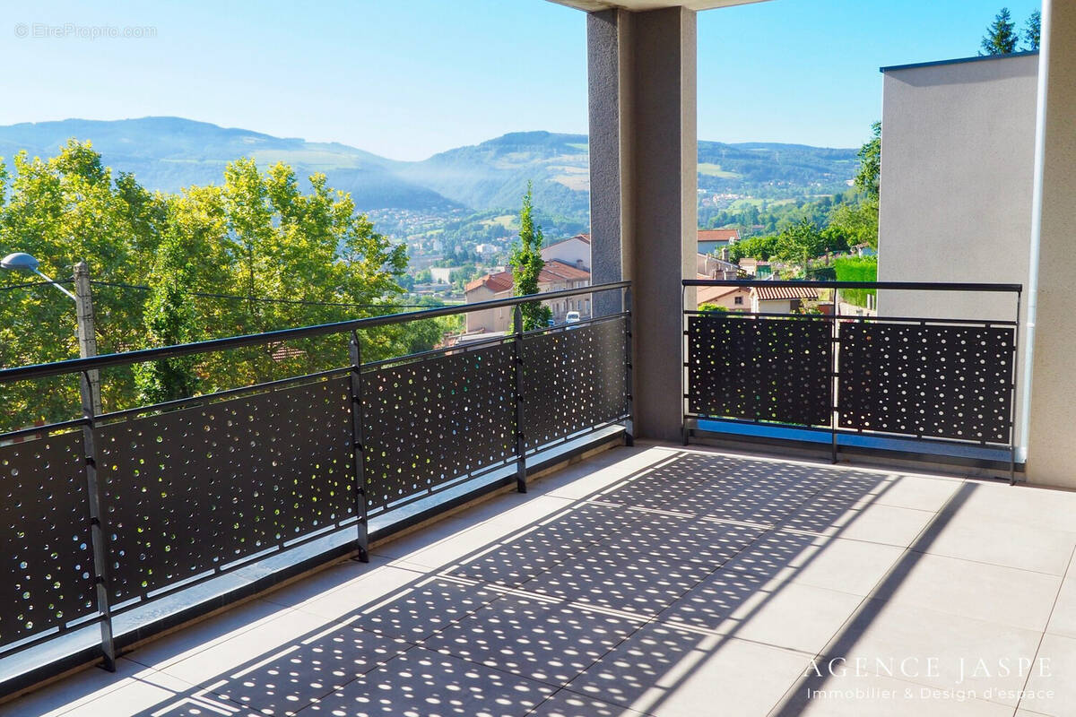 Appartement à SAINT-JEAN-BONNEFONDS