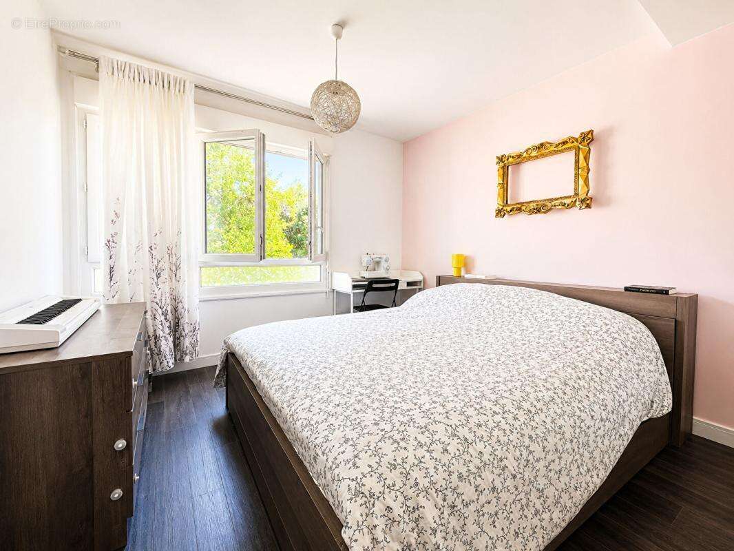 Appartement T4 Quartier Michelet / Petit Port / Loquidy - photo 7