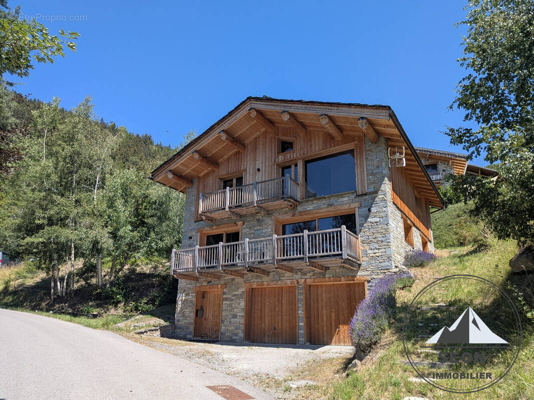 Maison 176 m² à Montvalezan  - photo 1