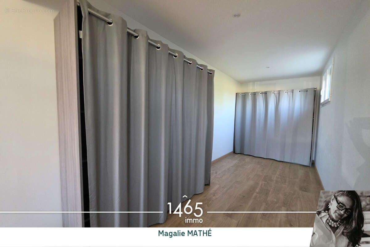 Villa contemporaine de 2012   Vue dégagée, calme et 4 chambres. Grand terrain arboré - photo 9
