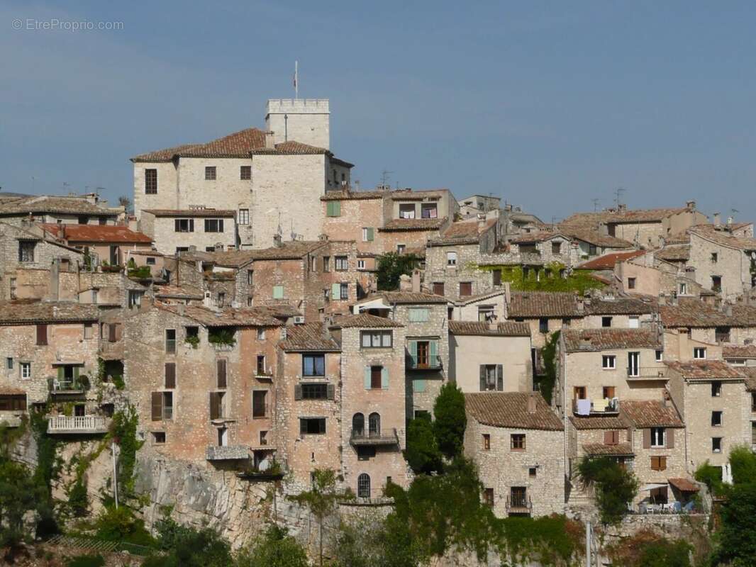 Maison à TOURRETTES-SUR-LOUP