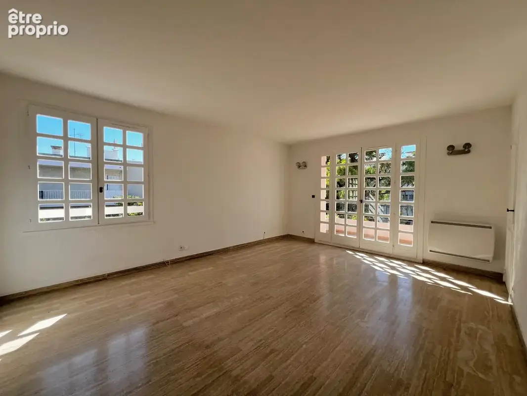 Toulon   petit bois  t3 67 m2   dernier étage avec ascenseur   large balcon - cave & garage - photo 3
