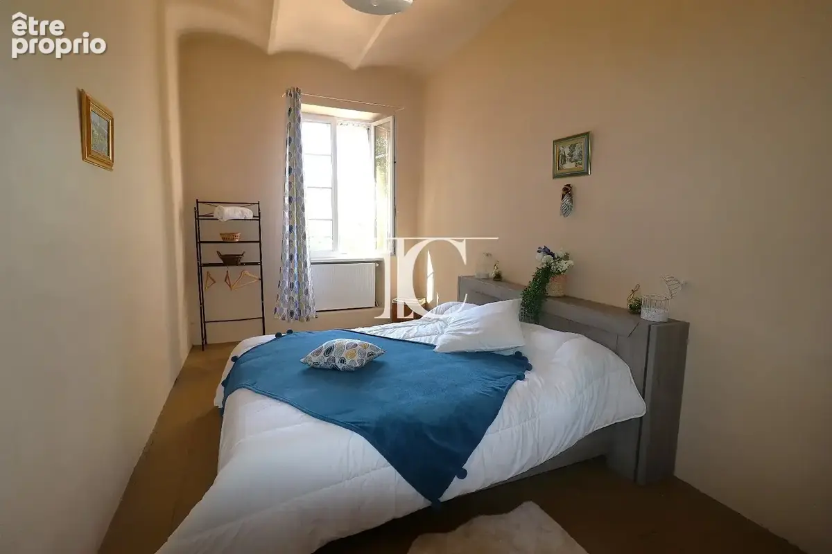 Maison ancienne de caractere avec piscine sur 3190m² de terrain - photo 7